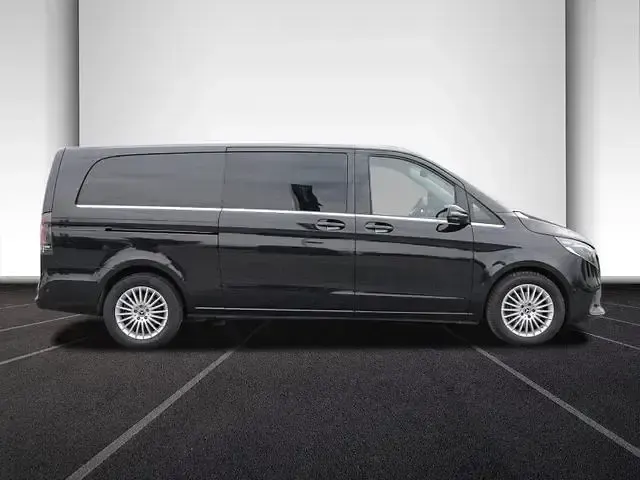 Gebraucht Mercedes V300 Avantgarde 237 PS (174 kW) 2025 Obsidianschwarz Van / Kleinbus