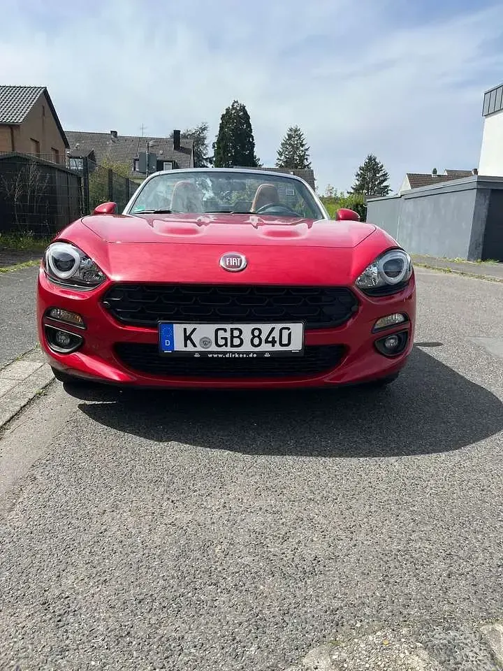 Gebraucht Fiat 124 Spider Lusso 140 PS (102 kW) 2016 Rot Cabrio