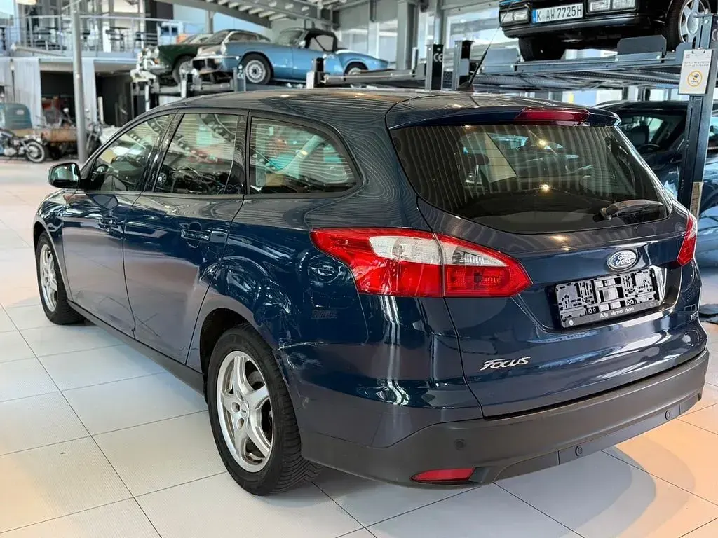 Gebraucht Ford Focus 95 PS (69 kW) 2013 Blau Limousine