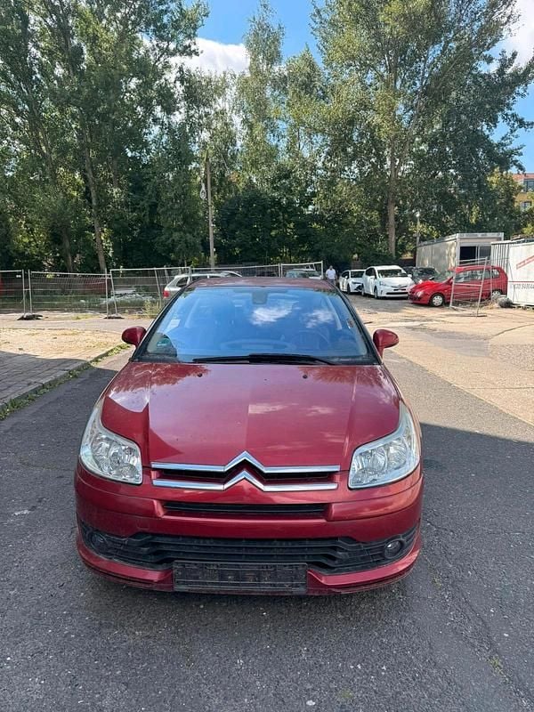Rot Gebraucht 2005 Citroën C4 Kleinwagen | 1.900 € - Bild 1/4