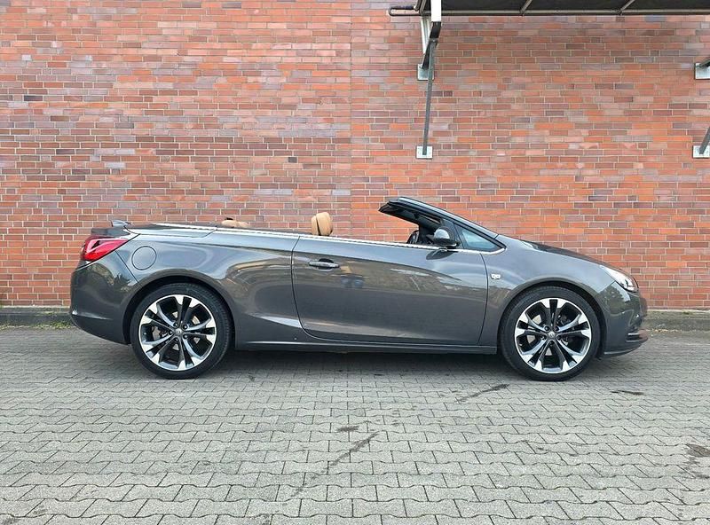 Gebraucht Opel Cascada 170 PS (125 kW) 2016 Grau Cabrio