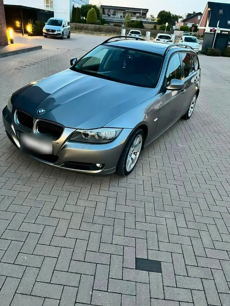 Gebraucht BMW 318 143 PS (105 kW) 2008 Grau Kombi