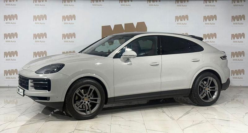 Grau Gebraucht 2023 Porsche Cayenne Sport SUV | 94.999 € (Teuer) - Bild 1/4