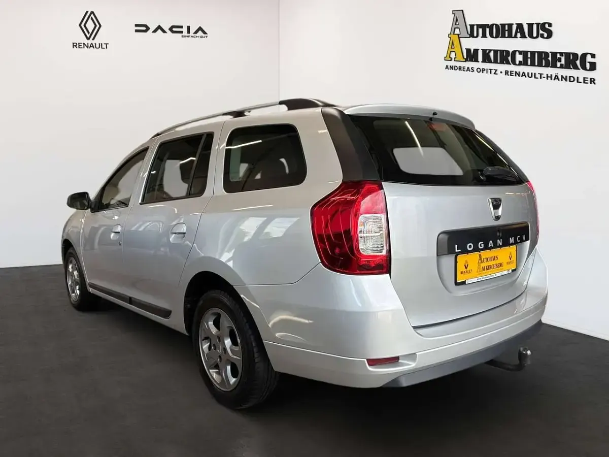 Gebraucht Dacia Logan Celebration 90 PS (66 kW) 2015 Platingrau Kombi