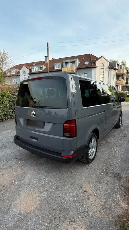 Gebraucht VW Caravelle 150 PS (110 kW) 2017 Grau Van