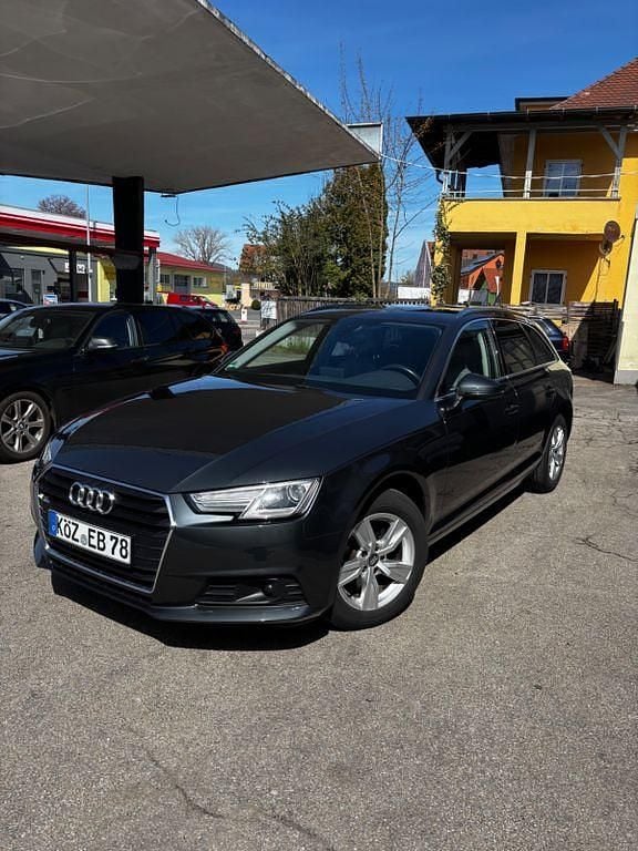 Second-hand Audi A4 150 CP (110 kW) 2017 Gri Berlinǎ