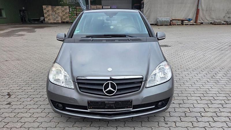 Gebraucht Mercedes A180 109 PS (80 kW) 2009 Grau Van / Kleinbus