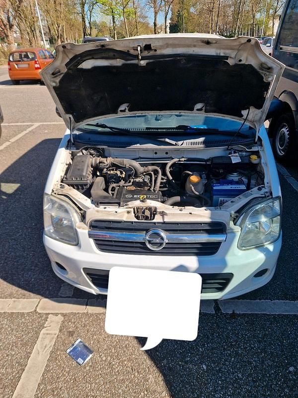 Gebraucht Opel Agila 60 PS (44 kW) 2006 Weiß Kleinwagen