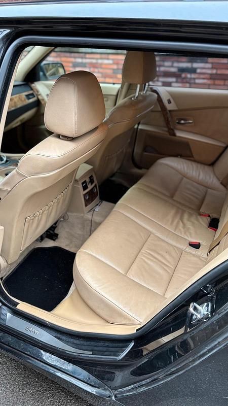 Gebraucht BMW 525 179 PS (131 kW) 2005 Schwarz Kombi