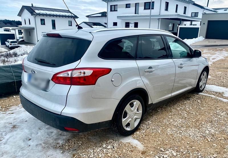 Gebraucht Ford Focus Titanium 125 PS (91 kW) 2011 Silber Kombi