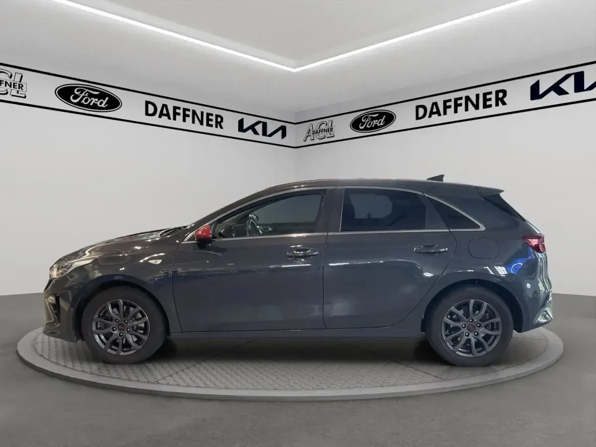 Gebraucht Kia Ceed Vision 140 PS (102 kW) 2020 Grau Kleinwagen