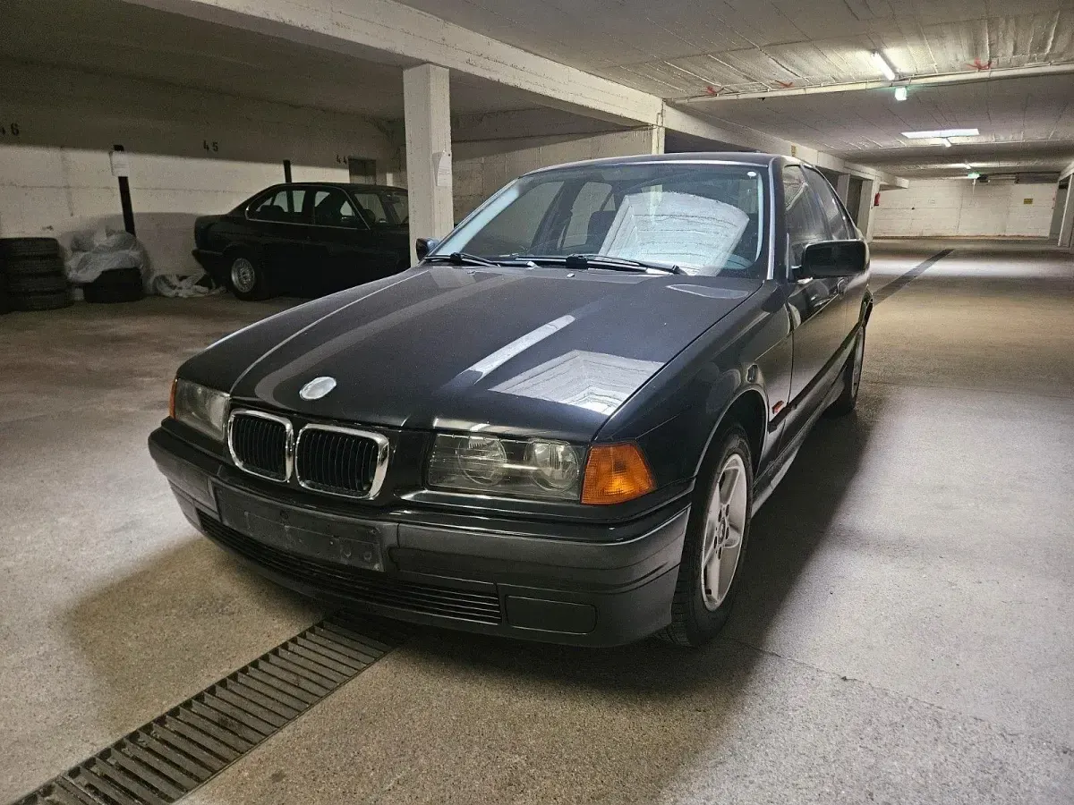 Gebraucht BMW 316 102 PS (75 kW) 1997 Schwarz Limousine