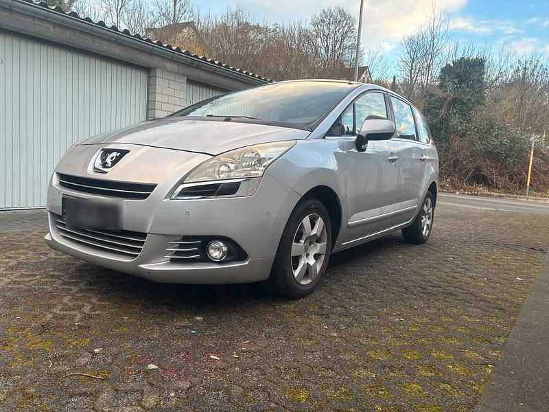 Gebraucht Peugeot 5008 156 PS (114 kW) 2010 Grau Van / Kleinbus