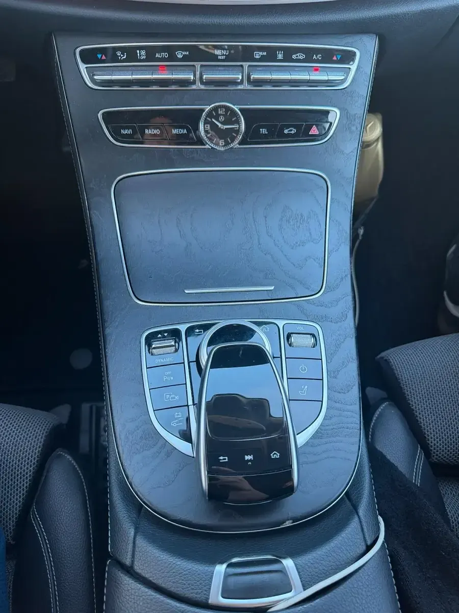 Gebraucht Mercedes E300 306 PS (225 kW) 2019 Blau Kombi
