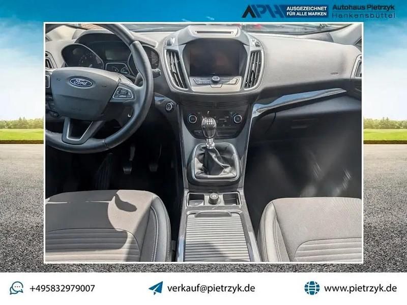 Gebraucht Ford Kuga Titanium 150 PS (110 kW) 2017 Rubyrot (metallic) SUV