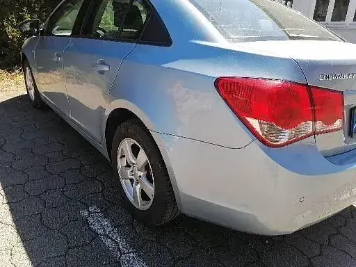 Gebraucht Chevrolet Cruze LS 124 PS (91 kW) 2010 Blau Limousine