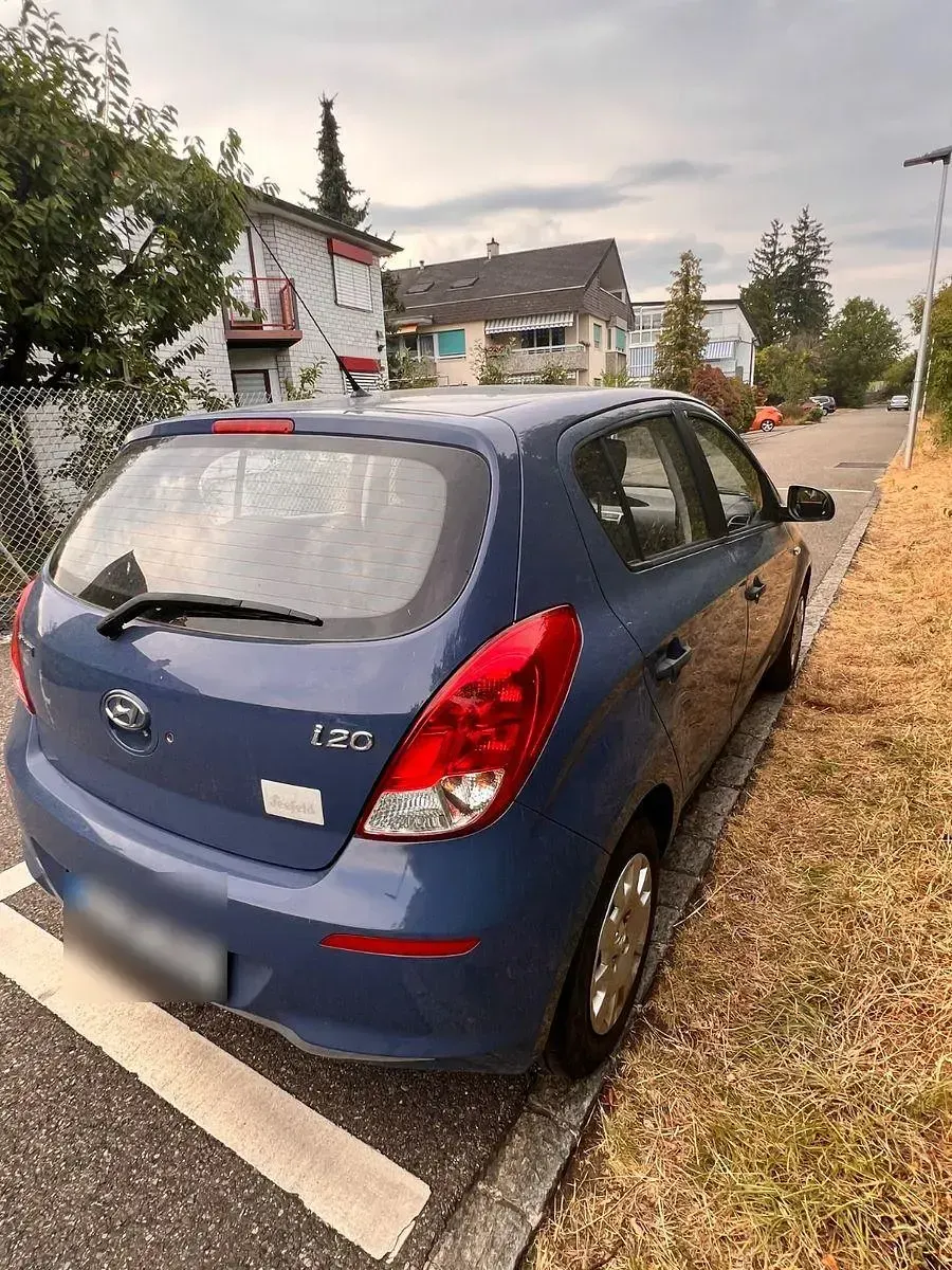 Gebraucht Hyundai i20 Classic 86 PS (63 kW) 2014 Blau Kleinwagen