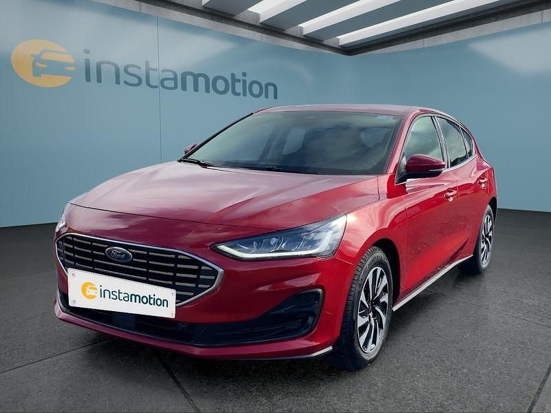 Rot Gebraucht 2022 Ford Focus Limousine | 21.599 € (Fairer Preis) - Bild 1/4