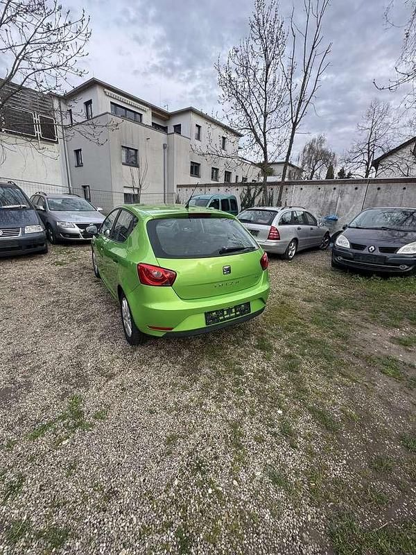 Gebraucht Seat Ibiza Reference 90 PS (66 kW) 2016 "lima" grun Kleinwagen