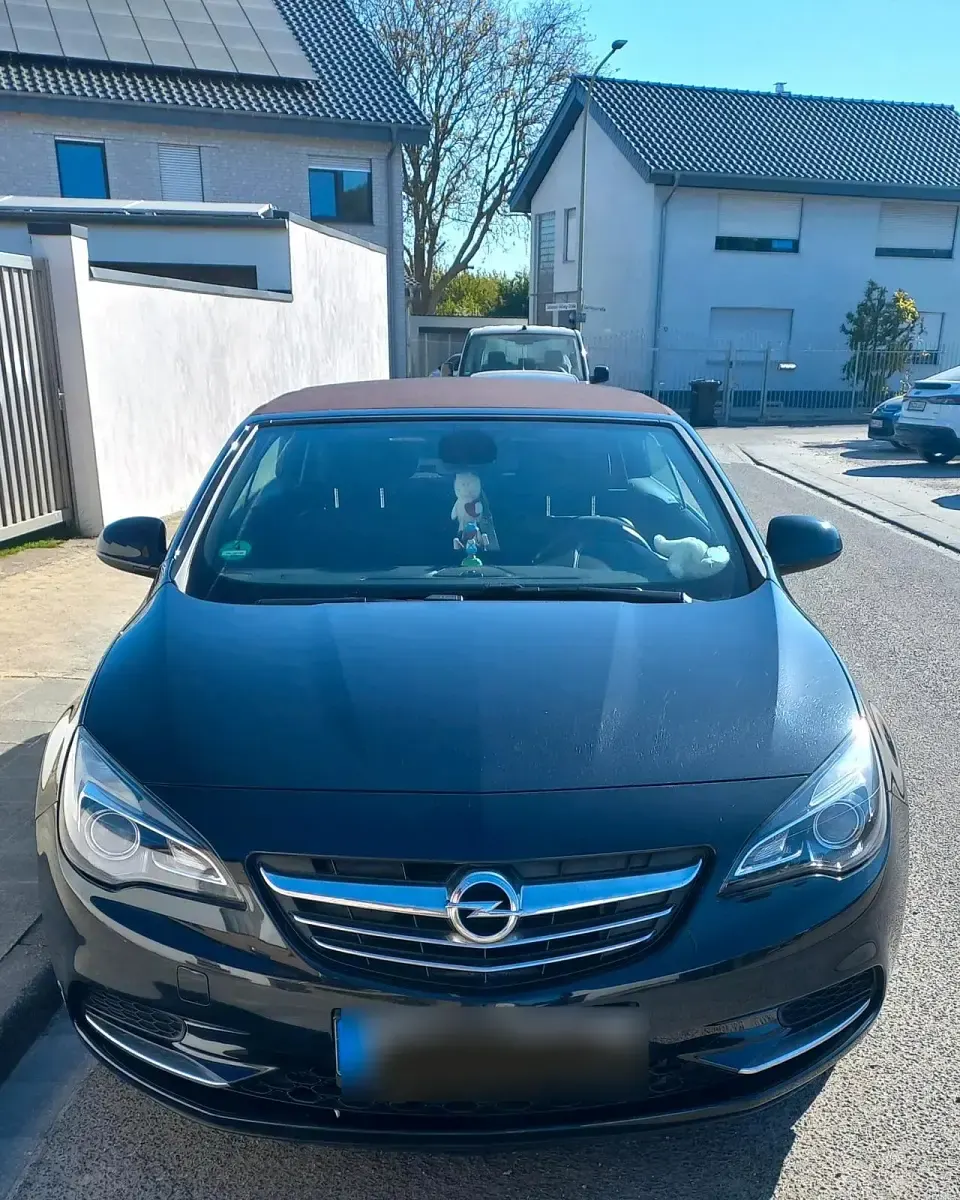 Second-hand Opel Cascada 120 CP (88 kW) 2013 Negru Cabrio