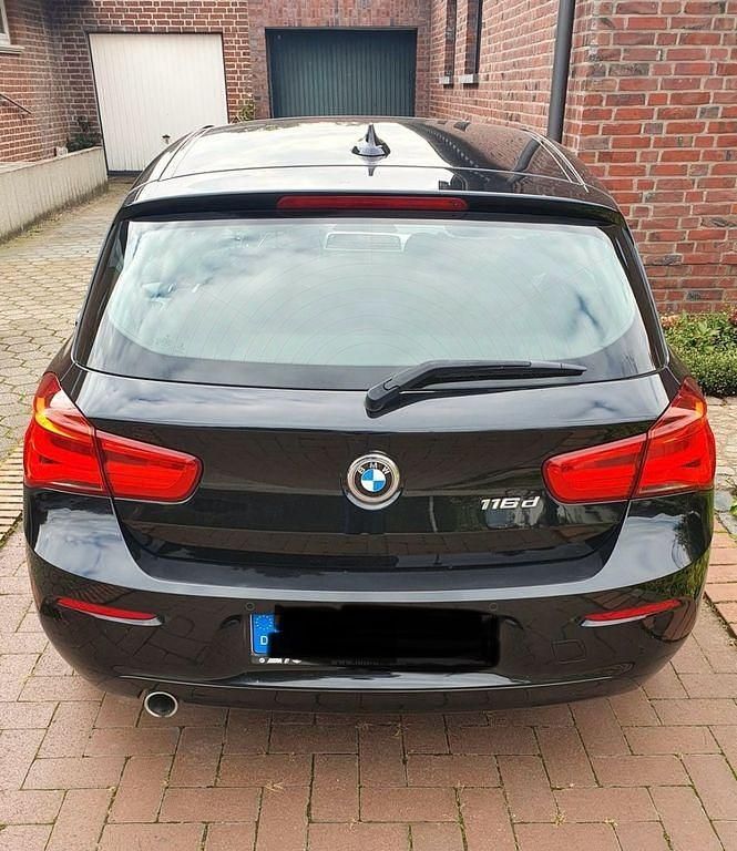 Gebraucht BMW 116 Advantage 116 PS (85 kW) 2018 Schwarz Kleinwagen