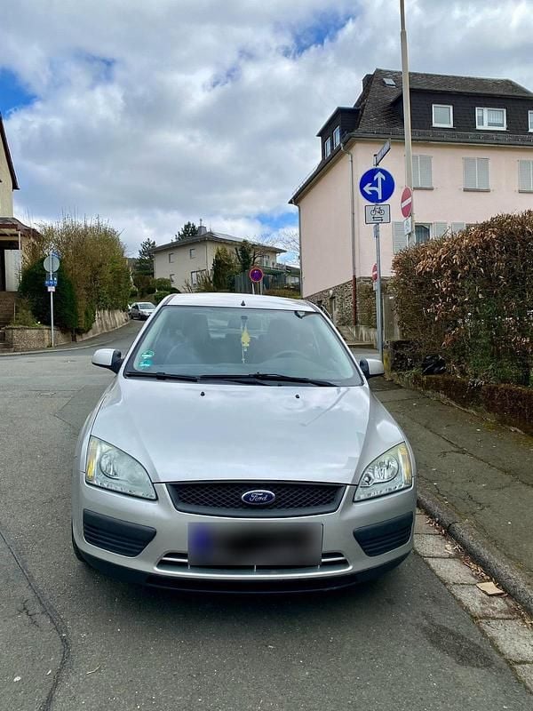 Gebraucht Ford Focus 116 PS (85 kW) 2005 Silber Kombi