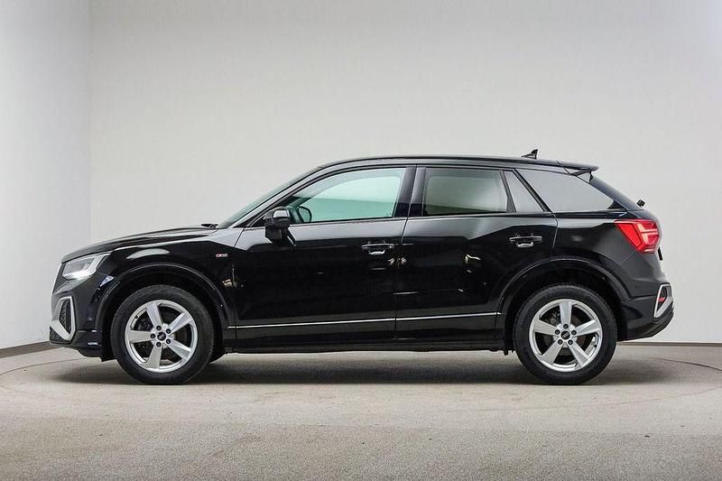 Gebraucht Audi Q2 S-Line 150 PS (110 kW) 2022 Mythosschwarz metallic (metallic) SUV