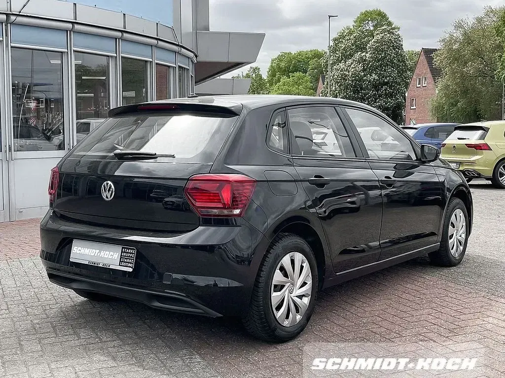 Gebraucht VW Polo Trendline 65 PS (47 kW) 2018 Deep black perleffekt (schwarz) Kleinwagen