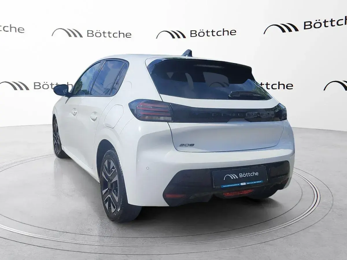 Gebraucht Peugeot 208 101 PS (74 kW) 2024 Lack weiss banquise/typ aussenverkleidung spiegel flach standard Kleinwagen