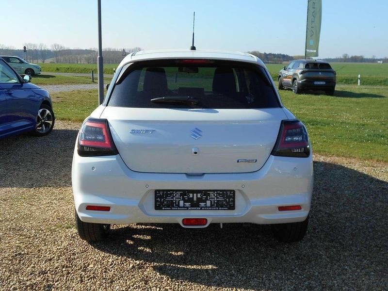 Neu Suzuki Swift Comfort+ 83 PS (61 kW) 2026 Pure white pearl Kleinwagen