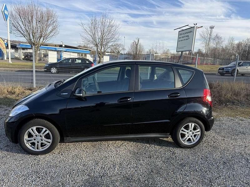 Gebraucht Mercedes A160 95 PS (69 kW) 2011 Schwarz Limousine