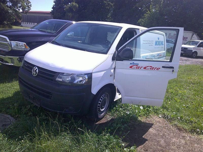 Weiß Gebraucht 2015 VW T5 Van | 4.900 € - Bild 1/4