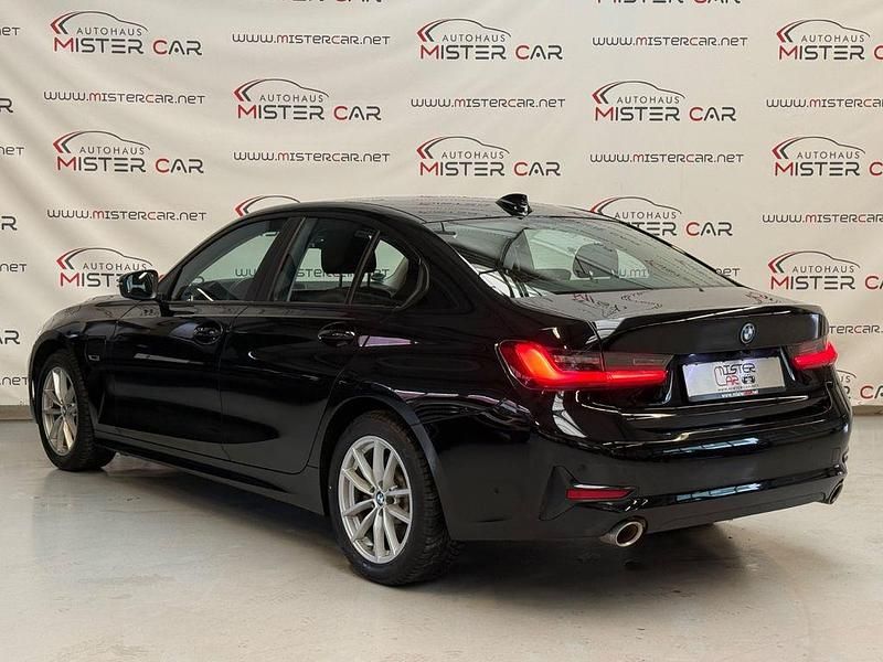 Gebraucht BMW 330e Advantage 252 PS (185 kW) 2021 Schwarz ii Limousine