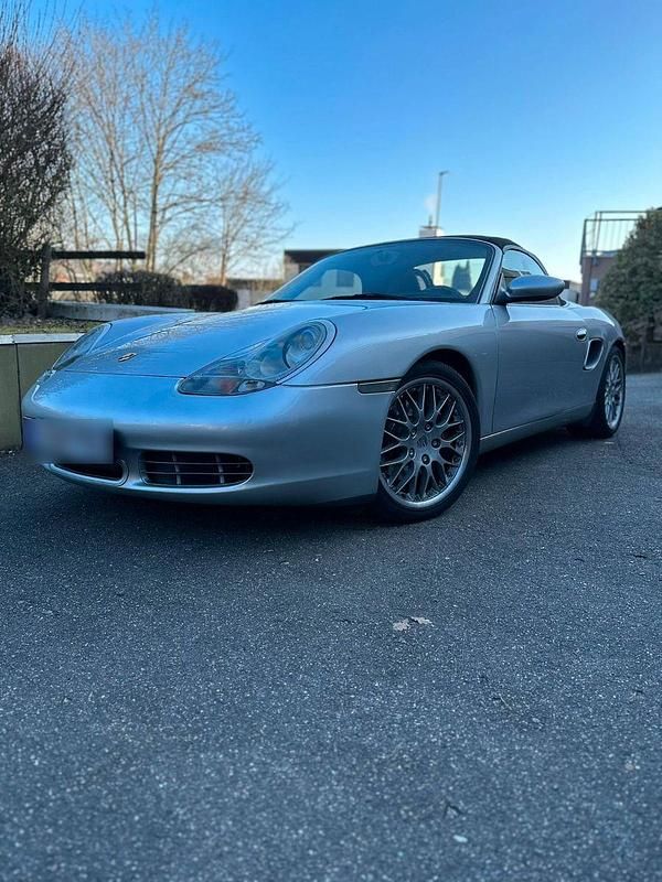 Second-hand Porsche Boxster 252 CP (185 kW) 2001 Argintiu Cabrio