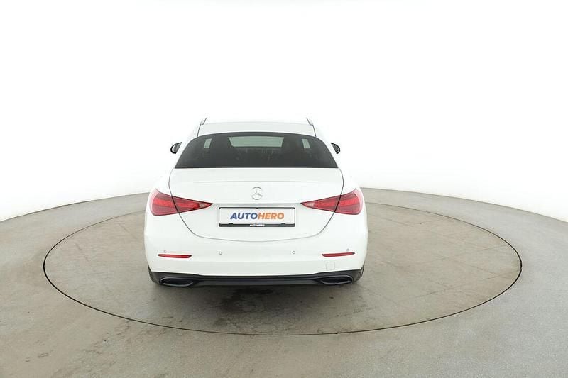 Gebraucht Mercedes C180 Avantgarde 2022 Weiß Limousine