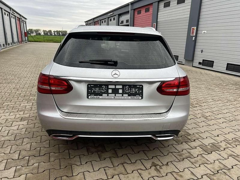 Gebraucht Mercedes C220 170 PS (125 kW) 2017 Iridiumsilber Kombi