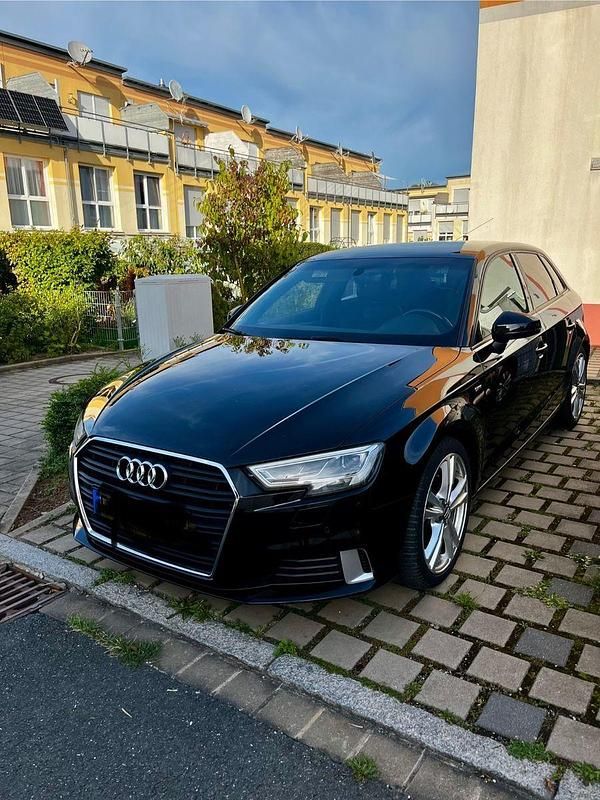 Schwarz Gebraucht 2017 Audi A3 Sportback Sport Kombi | 16.999 € (Teuer) - Bild 1/4