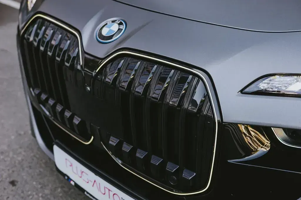 Gebraucht BMW 750e M Sport 313 PS (230 kW) 2023 Grau Limousine