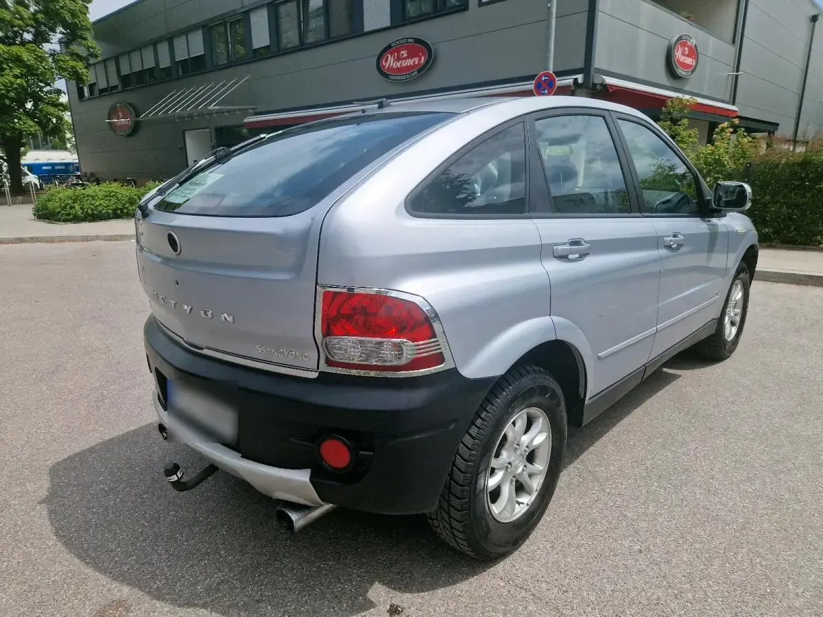 Gebraucht SsangYong Actyon 141 PS (103 kW) 2007 Silber SUV