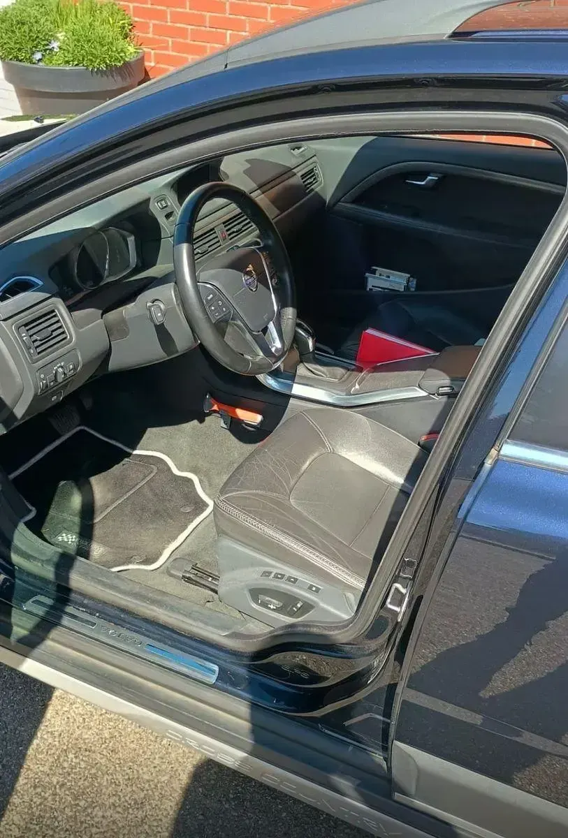 Gebraucht Volvo XC70 181 PS (133 kW) 2016 Blau Kombi