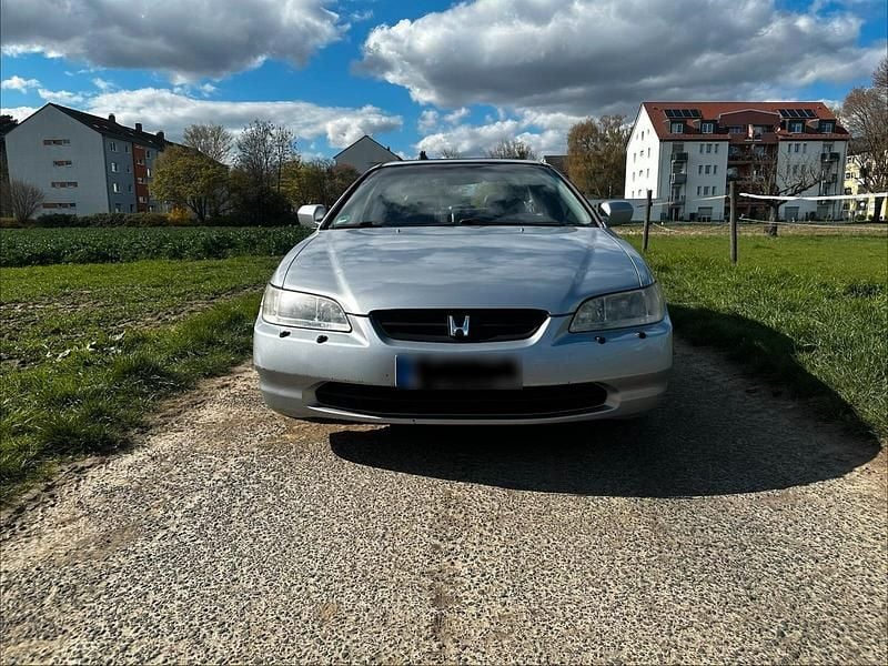 Gebraucht Honda Accord 147 PS (108 kW) 2001 Silber Coupé