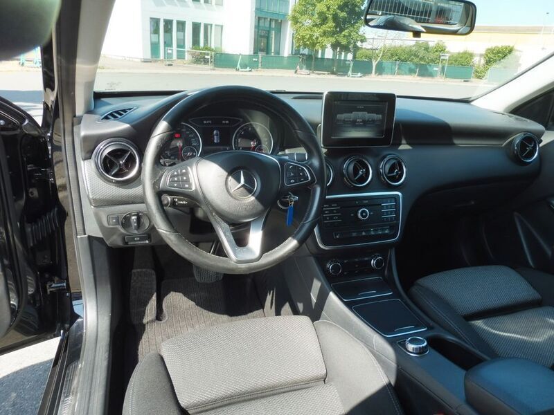 Gebraucht Mercedes A200 156 PS (114 kW) 2018 Schwarz Limousine