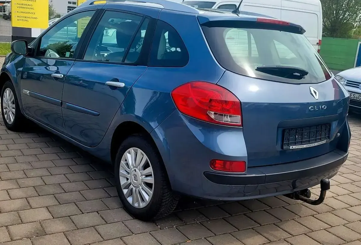 Gebraucht Renault Clio II Dynamique 101 PS (74 kW) 2011 Grey blue Kleinwagen