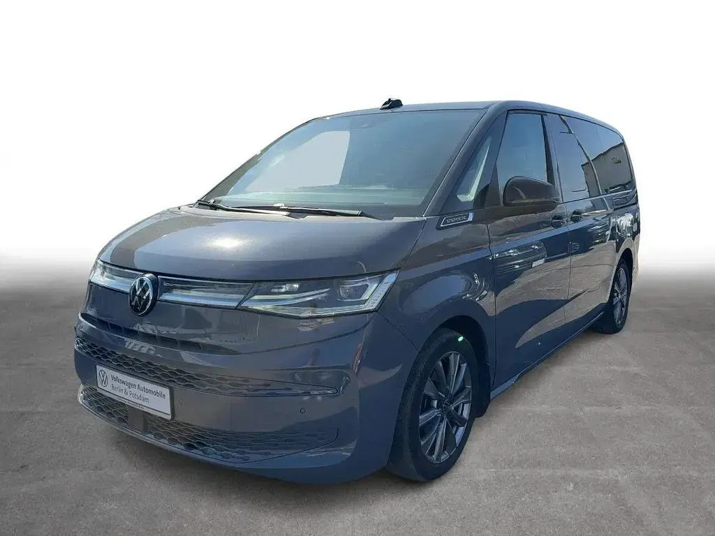 Gebraucht VW Multivan Energetic 150 PS (110 kW) 2023 Pure grey Van / Kleinbus
