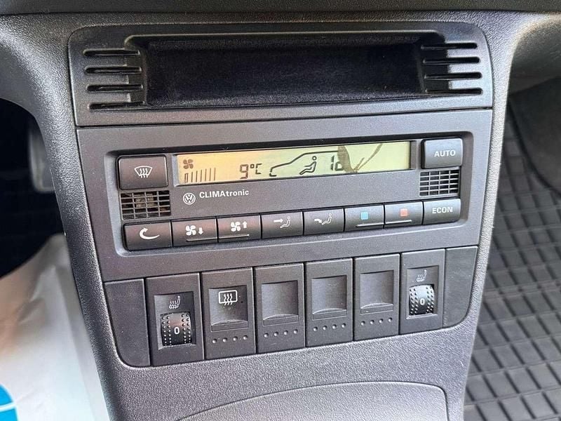 Gebraucht VW Polo Basis 75 PS (55 kW) 2000 Indigoblau perleffekt Kleinwagen