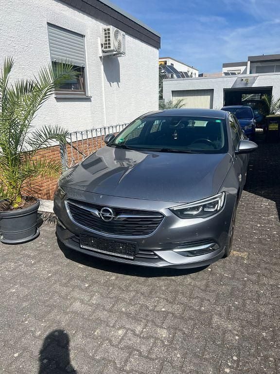 Grau Gebraucht 2017 Opel Insignia Business Limousine | 13.500 € (Fairer Preis) - Bild 1/4
