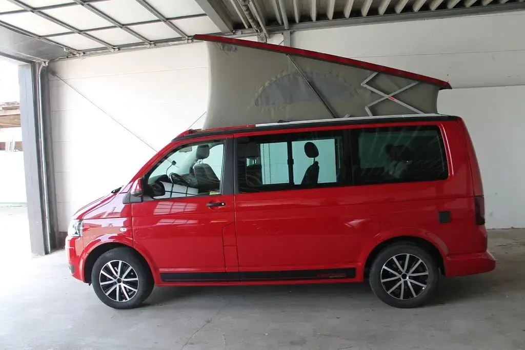 Gebraucht VW California Beach 140 PS (102 kW) 2014 Rot Van