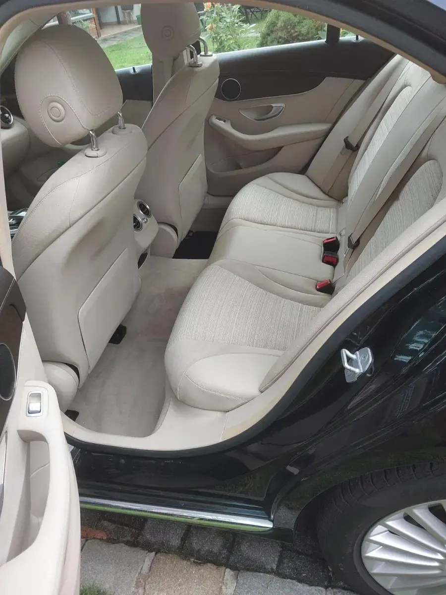 Gebraucht Mercedes C180 156 PS (114 kW) 2015 Schwarz Limousine