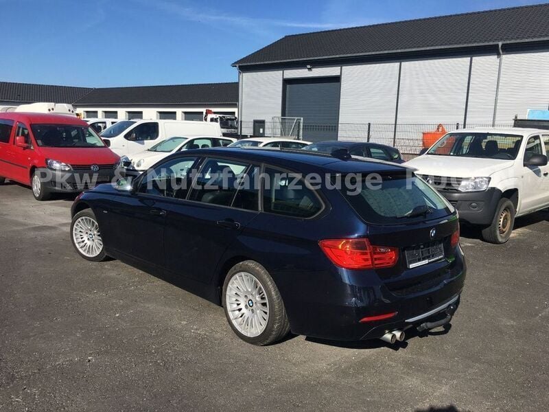 Gebraucht BMW 325 218 PS (160 kW) 2013 Blau Kombi