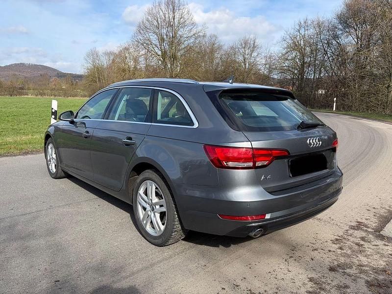 Gebraucht Audi A4 Design 150 PS (110 kW) 2018 Grau Kombi